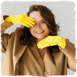 Приветствую! Я, Людмила Чичканова, из Курска. Мой бизнес – это чистота! Владею клининговой компанией "ДОМовенок" и цехом "Стираемковер.PRO". Чем могу быть полезна? Предоставляю полный спектр клининговых услуг: от уборки квартир и офисов до химчистки и мойки фасадов. 17 лет чистой репутации в Курске и области!