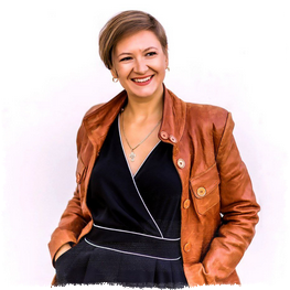 Всем привет) давайте знакомиться ближе!  Представлюсь Анна Сошина. Предприниматель. Арт-проект и производство картин, г. Курск  Дизайнер декоратор жилых пространств  эксклюзивными картинами ручной работы: ▪️ создаю картины под уже имеющийся интерьер заказчика с  соблюдением всех эргономических норм и правил (восприятия цвета,  формы, стиля для клиента опираясь на его уровень психологического комфорта, предпочтения, желания,..), ▪️ выполняю их в совершенно необычных эффектных русских и  зарубежных техниках интерьерной вышивки своими руками, ▪️ и это настоящие произведения искусства для ценителей красоты!  Художник по вышивке, Графический дизайнер, Дизайнер по интерьерам, сайтам, аккаунтам, Магистр архитектуры, Преподаватель нескольких российских ВУЗов, Приглашённый спикер, Психолог, Тренер личностного роста Рада быть здесь с вами) 